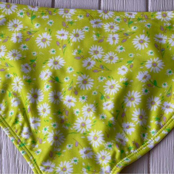 Target Art Class Girls Swimsuit Bottoms Size Medium 8 Green Daisy New with tags - Picture 5 of 8